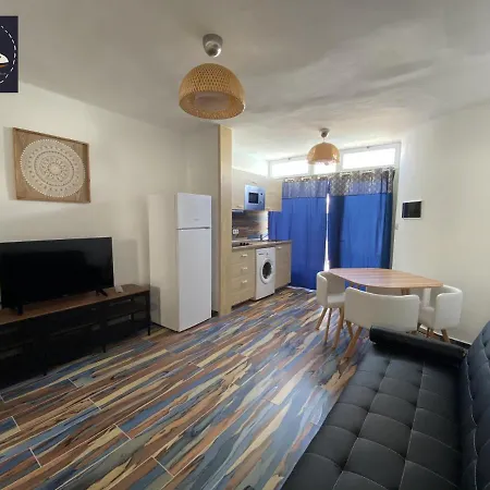 Cristian Delfines Apartman