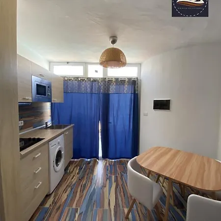 Cristian Delfines Apartman *